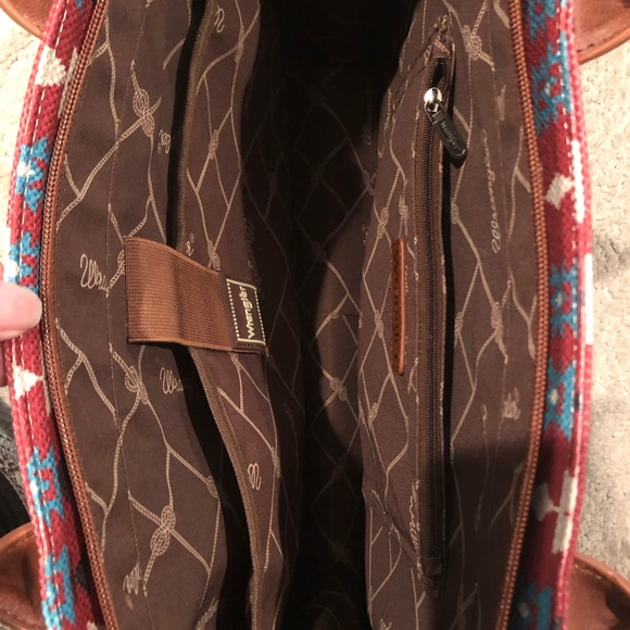 Wrangler - Aztec / Southwestern Geometric Patterned Tote Bag - Red and Brown - Picture 9 of 10